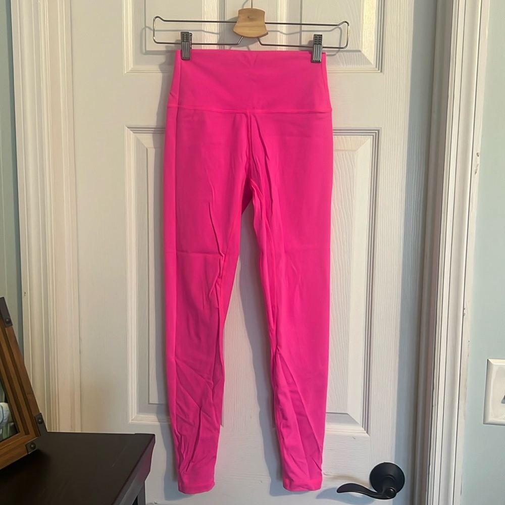 NEW- Small Hot Pink The Ladies Edge legging